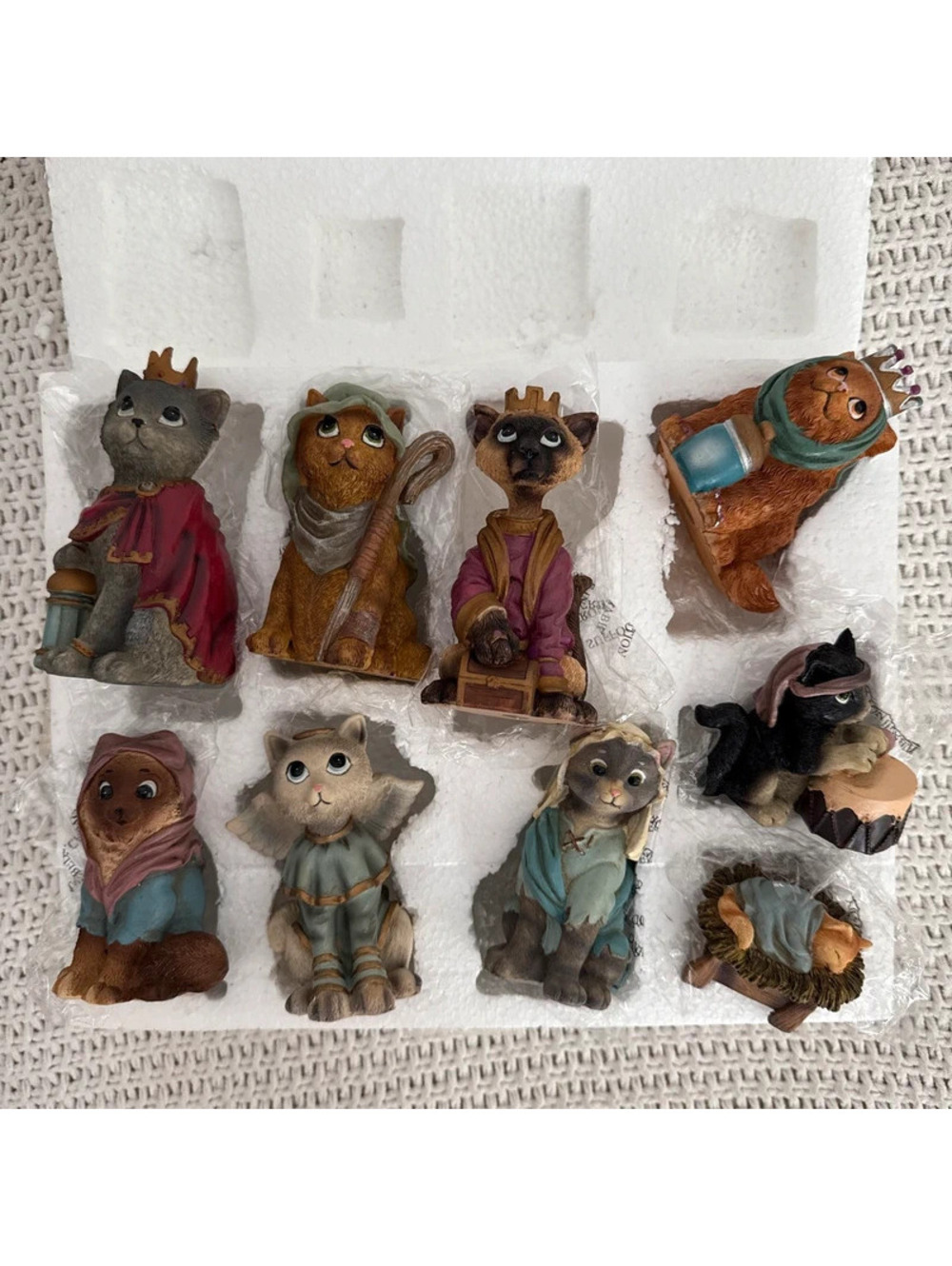 New Vintage WMG Cat Nativity Scene 8 Piece Resin Set Cat Figures Christmas
